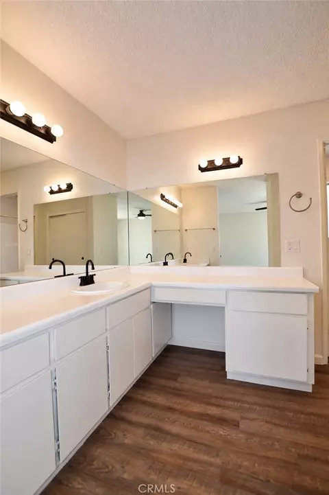 Bath - 1430 Jackson Ct, Merced, CA 95340 photo 3 of 5