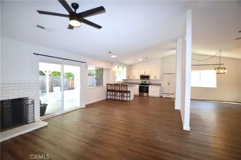 Living - 1430 Jackson Ct, Merced, CA 95340 photo 5 of 7