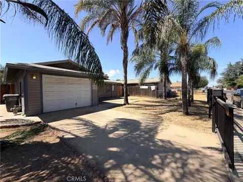Exterior - 268 E 10th, Merced, CA 95341 photo 2 of 8