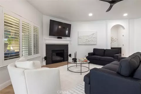 Living - 1068 Kiwi Ct, Merced, CA 95340 photo 2 of 2