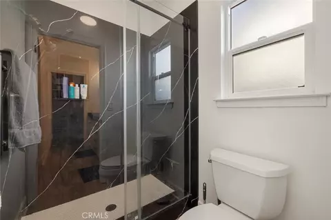 Bath - 1068 Kiwi Ct, Merced, CA 95340 photo 2 of 3