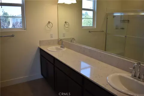 Bath - 2382 Explorador, Merced, CA 95340 photo 3 of 5