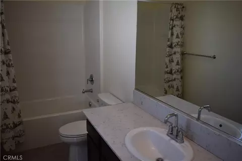 Bath - 2382 Explorador, Merced, CA 95340 photo 5 of 5