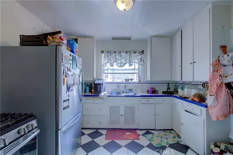 Kitchen - 420 W 19th St, Merced, CA 95340 photo 1 of 1