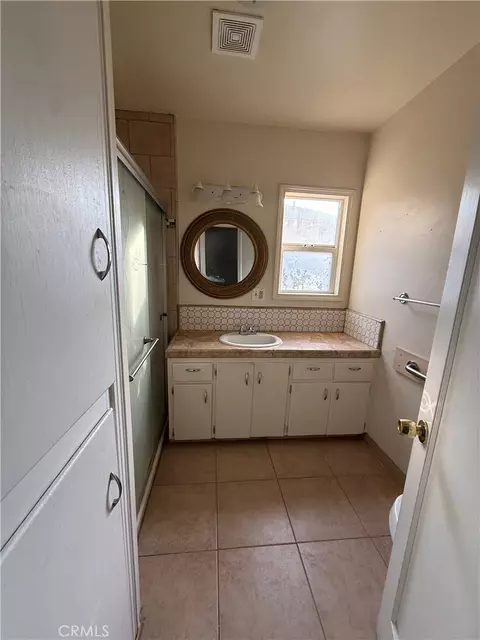 Bath - 2501 3rd Ave, Merced, CA 95340 photo 2 of 2