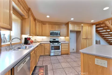 Kitchen - 21416 Robin, Pine Grove, CA 95665 photo 4 of 6