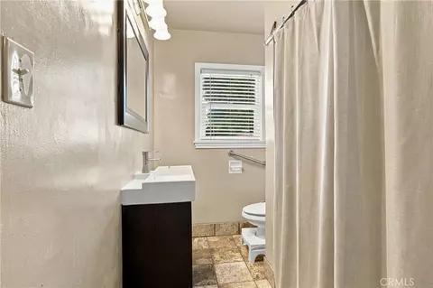 Bath - 611 E 20th St, Merced, CA 95340 photo 3 of 3