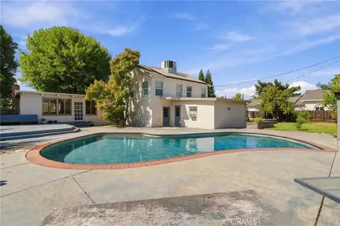 Exterior - 611 E 20th St, Merced, CA 95340 photo 9 of 12