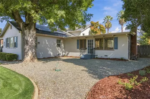 Exterior - 611 E 20th St, Merced, CA 95340 photo 3 of 12