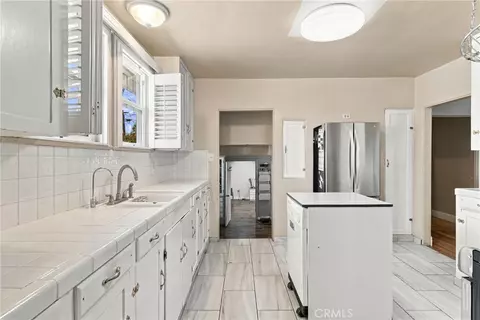 Kitchen - 611 E 20th St, Merced, CA 95340 photo 3 of 4