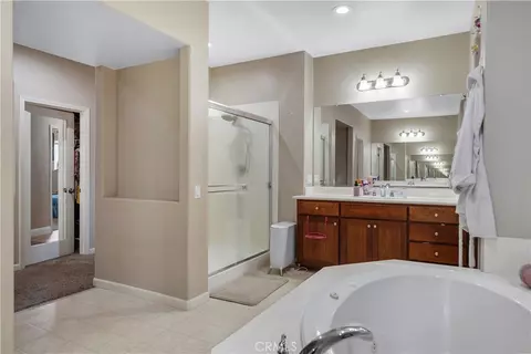 Entry Way - 1289 Lurs Ct, Merced, CA 95348 photo 5 of 8