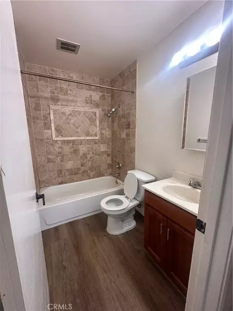 Bath - 3216 Nottingham, Merced, CA 95340 photo 1 of 1