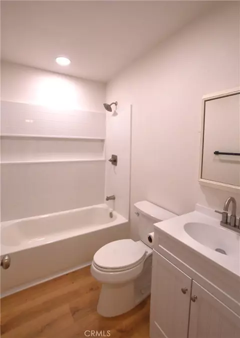 Bath - 2165 Kimberly Ave, Merced, CA 95340 photo 1 of 3