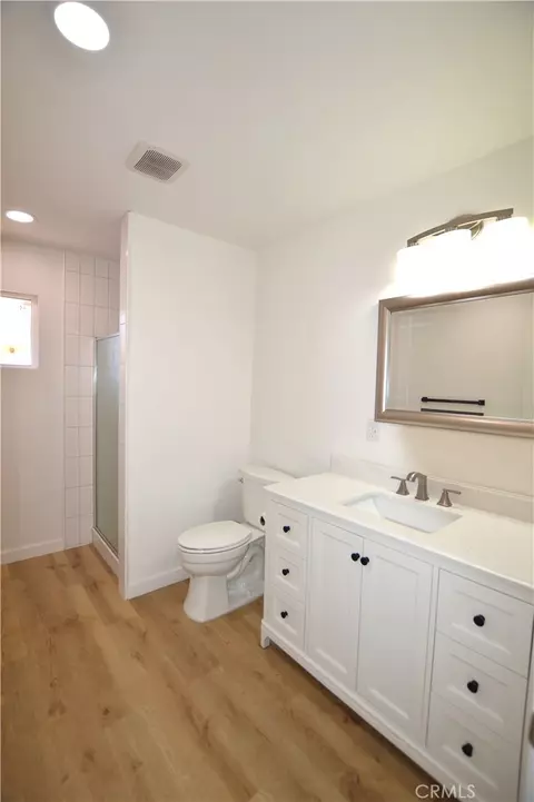 Bath - 2165 Kimberly Ave, Merced, CA 95340 photo 2 of 3