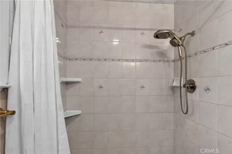 Bath - 1238 Paseo Redondo, Merced, CA 95348 photo 5 of 6
