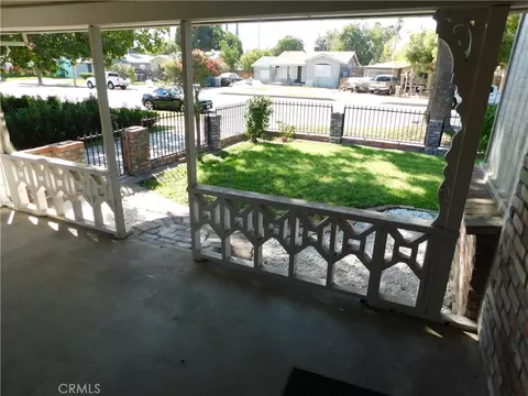 Exterior - 1253 W 11th St, Merced, CA 95341 photo 4 of 12