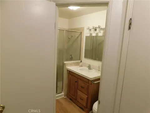 Bath - 1253 W 11th St, Merced, CA 95341 photo 2 of 4