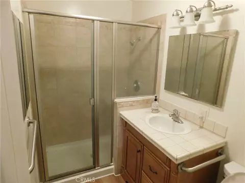 Bath - 1253 W 11th St, Merced, CA 95341 photo 1 of 4