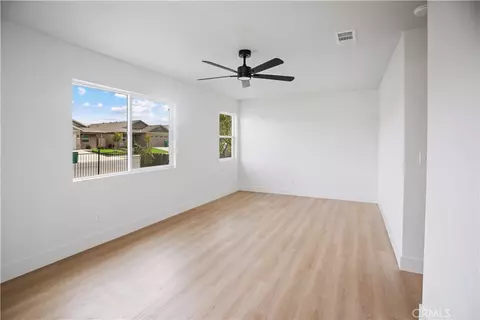 Living - 57 Topeka, Planada, CA 95365 photo 1 of 2