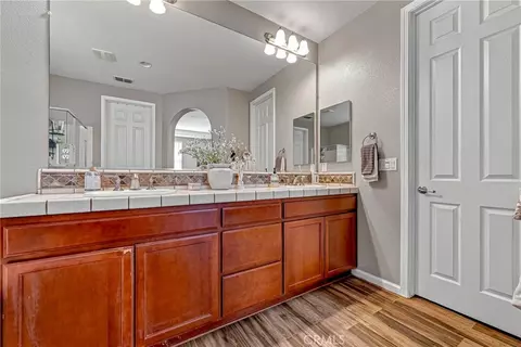 Bath - 2394 Gabriel, Merced, CA 95340 photo 3 of 5