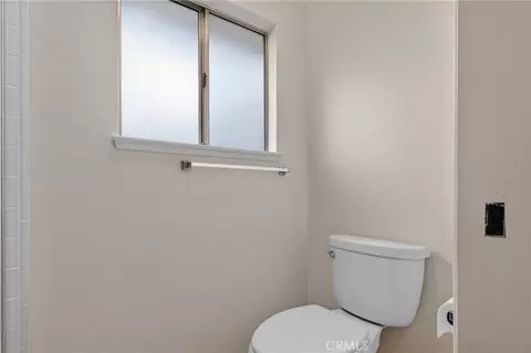 Bath - 866 Villanova Ct, Merced, CA 95348 photo 3 of 5