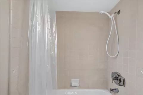 Bath - 866 Villanova Ct, Merced, CA 95348 photo 2 of 5