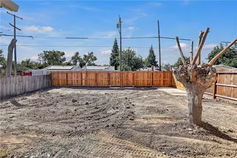 Exterior - 1038 W 24th, Merced, CA 95340 photo 2 of 3