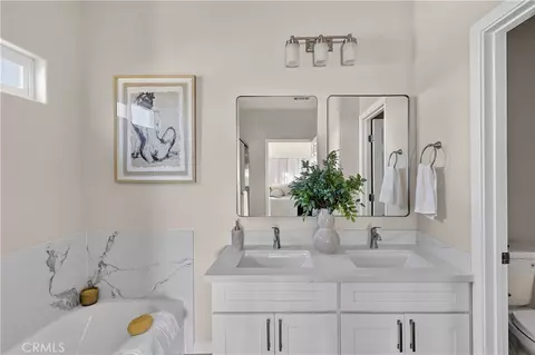 Bath - 1038 W 24th, Merced, CA 95340 photo 2 of 7