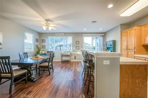 Dining - 588 Peach Dr, Chowchilla, CA 93610 photo 2 of 5