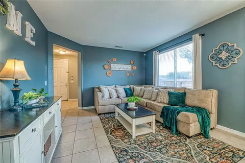 Living - 588 Peach Dr, Chowchilla, CA 93610 photo 1 of 2