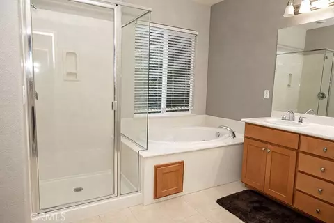 Bath - 1264 Verdon Ct, Merced, CA 95348 photo 1 of 3