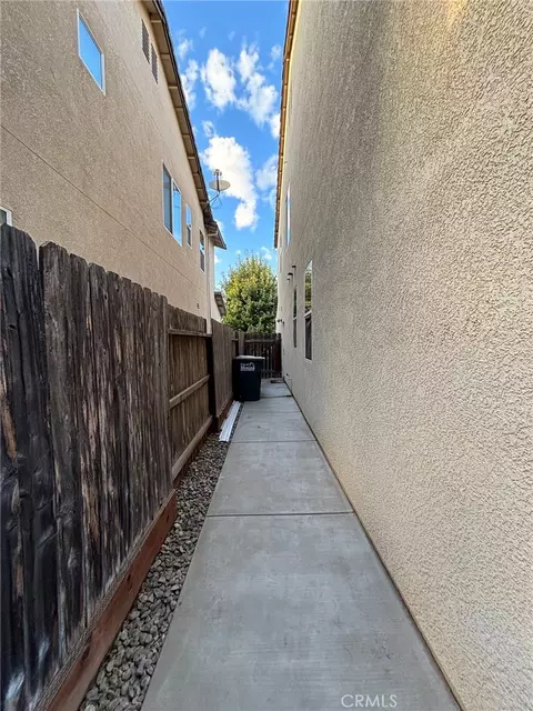 Entry Way - 1264 Verdon Ct, Merced, CA 95348 photo 4 of 4