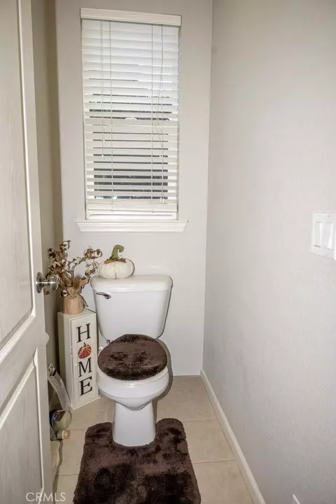 Entry Way - 1264 Verdon Ct, Merced, CA 95348 photo 3 of 4