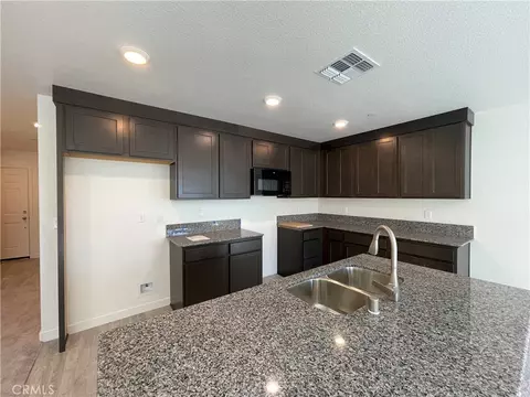 135 Long Trail Ln, Merced, CA 95341 photo 3