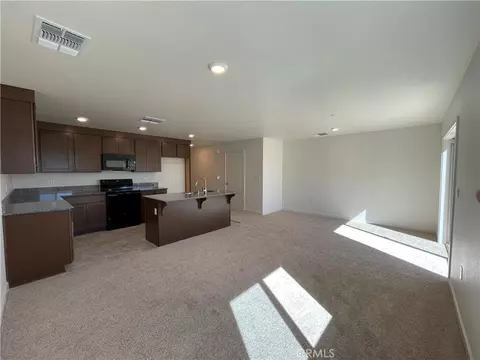 145 Long Trail Ln, Merced, CA 95341 photo 3