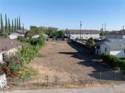 21 W 11th St, Merced, CA 95341 photo 2