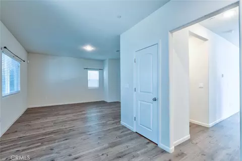 Entry Way - 693 Cadiz Ave, Merced, CA 95341 photo 2 of 7