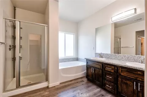 Bath - 693 Cadiz Ave, Merced, CA 95341 photo 1 of 1