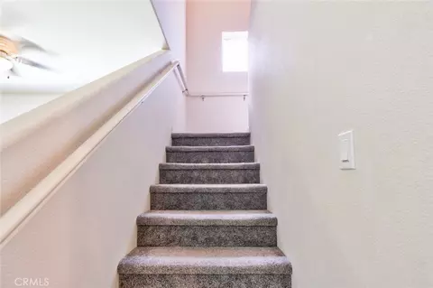 Entry Way - 693 Cadiz Ave, Merced, CA 95341 photo 3 of 7