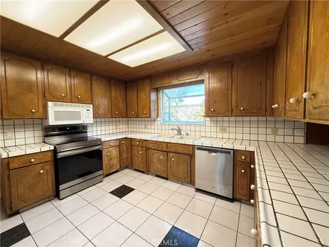 Kitchen - 5452 Carleton Rd, Mariposa, CA 95338 photo 1 of 4