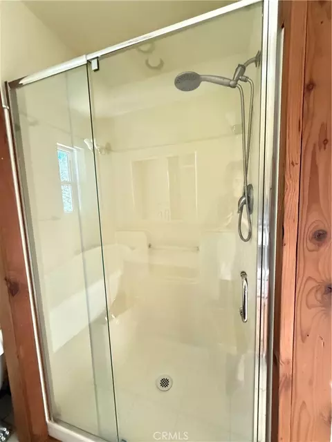Bath - 5452 Carleton Rd, Mariposa, CA 95338 photo 2 of 5