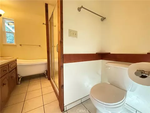Bath - 5452 Carleton Rd, Mariposa, CA 95338 photo 3 of 5