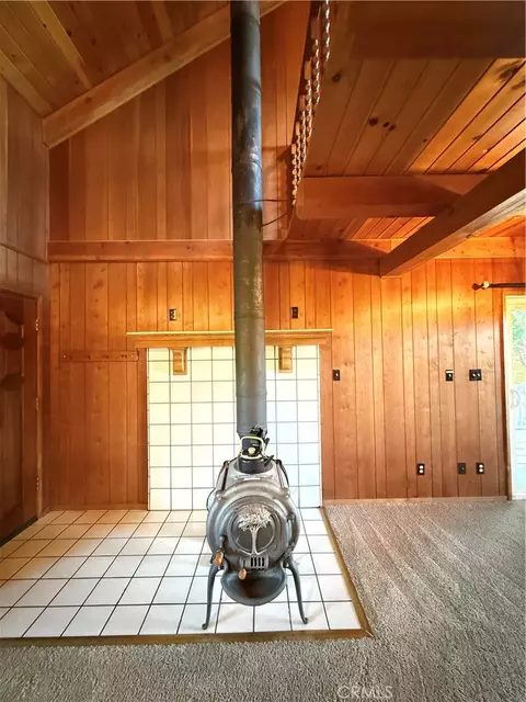 Living - 5452 Carleton Rd, Mariposa, CA 95338 photo 3 of 9