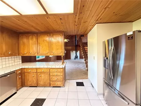 Kitchen - 5452 Carleton Rd, Mariposa, CA 95338 photo 2 of 4