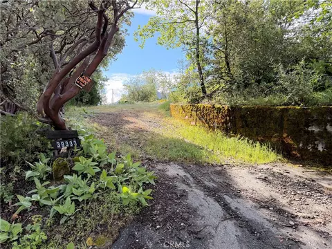 39333 Manzanita Dr, Oakhurst, CA 93644