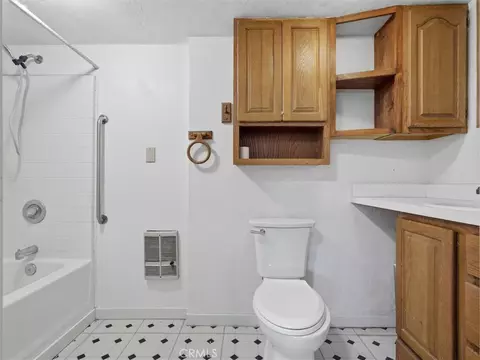 Bath - 6576 Highway 140, Midpines, CA 95345 photo 1 of 4