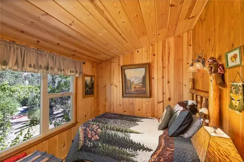 Bedroom - 45871 Sutton Dr, Oakhurst, CA 93644 photo 4 of 8