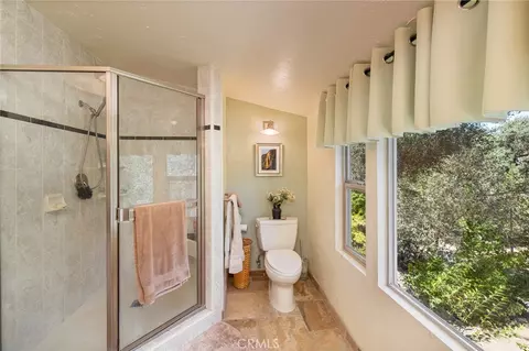 Bath - 45871 Sutton Dr, Oakhurst, CA 93644 photo 4 of 4