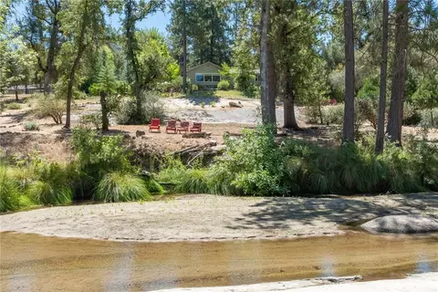 Exterior - 45871 Sutton Dr, Oakhurst, CA 93644 photo 2 of 38