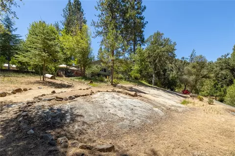 Exterior - 45871 Sutton Dr, Oakhurst, CA 93644 photo 19 of 38